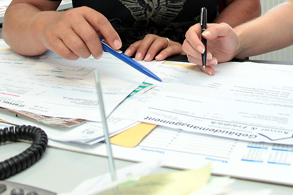 Foto: Büroarbeiten im ABIKW Kundenbüro